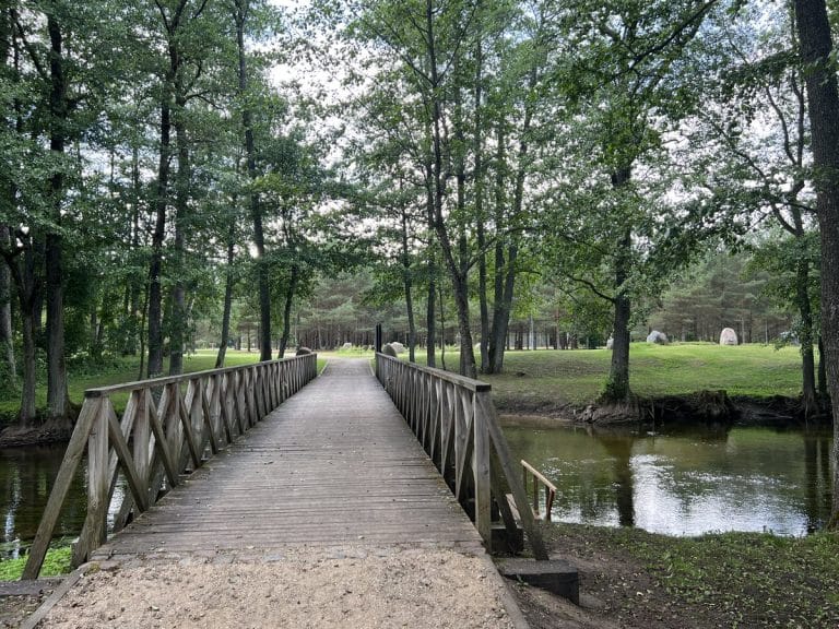 Tilatas Per Žeimenos upę