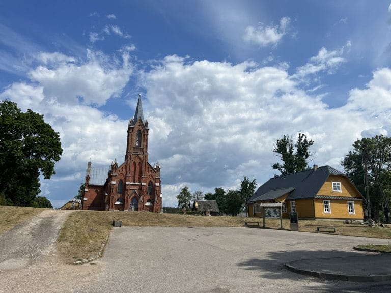 Kaltanėnų bažnyčia